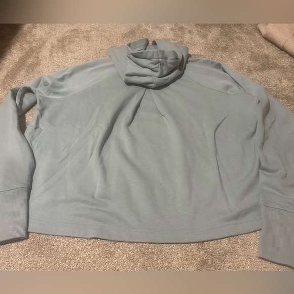NWT Sweaty Betty Revive Cropped Hoodie in Vapor Blue! - Picture 4 of 8